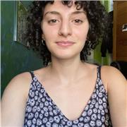 Ho 20 anni. Sono appena uscita dalle superiori. Ho frequentato un liceo linguistico. Non sono madrelingua ma ho le basi adatte per poter dare ripetizioni di grammatica italiana e spagnola